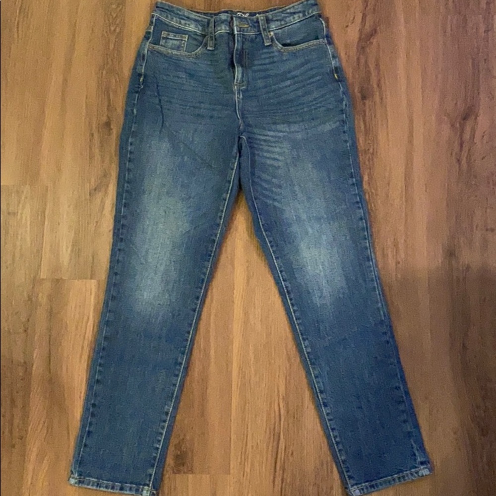 Women’s Size 2- High Rise Jeans - Never Worn!